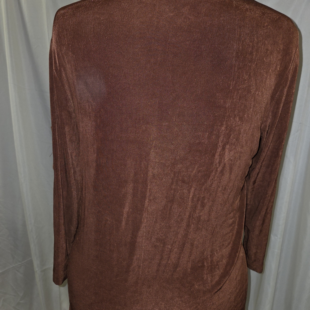 Chico's Rich Brown V-Neck Top With Pocket On Sleeve - Picture 3 of 4